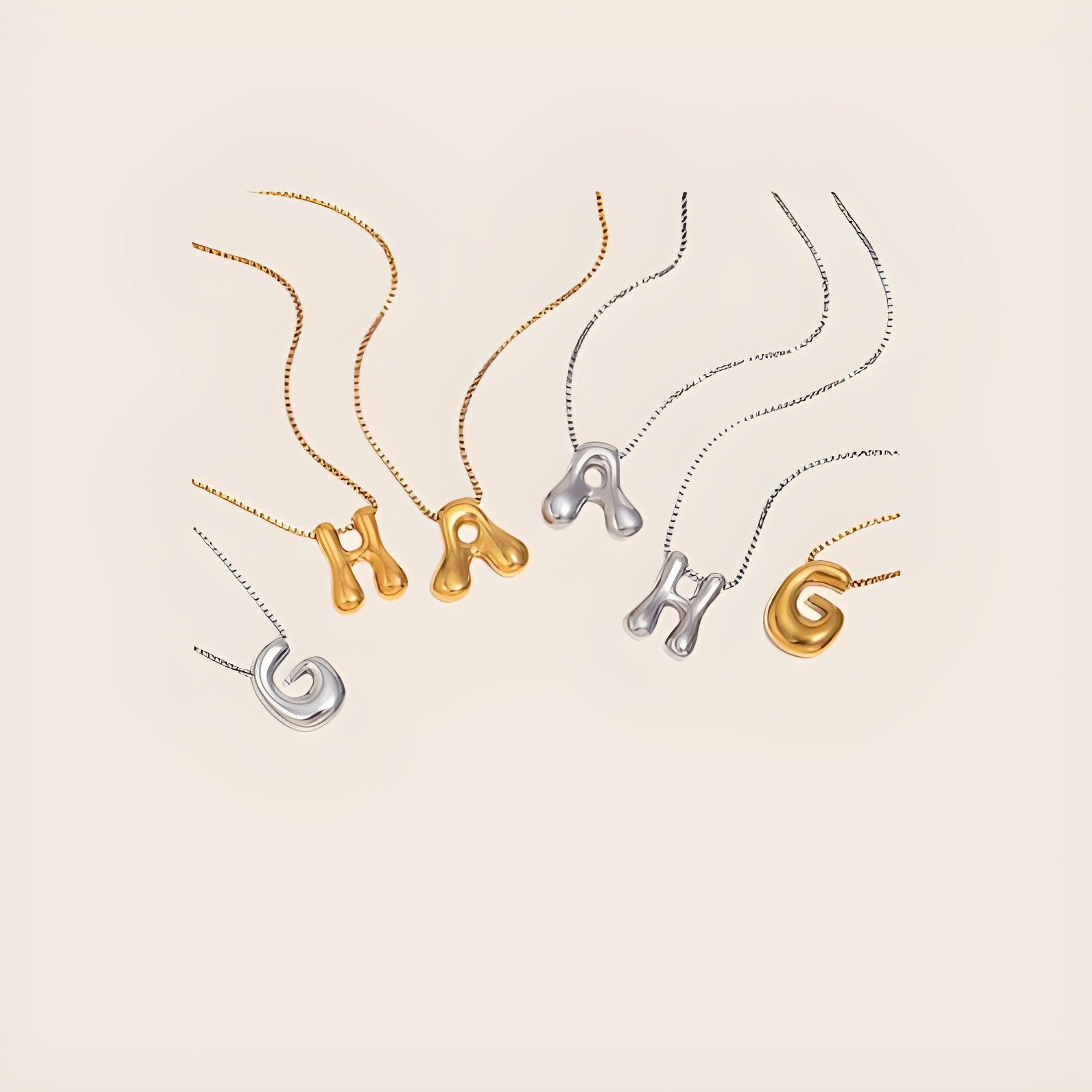 Initiale Necklace