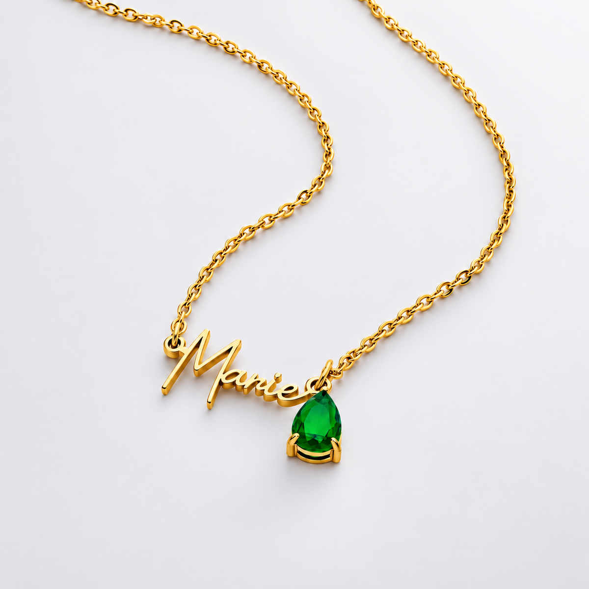 Collier avec prénom et pierre de naissance