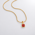 Collier de naissance carré