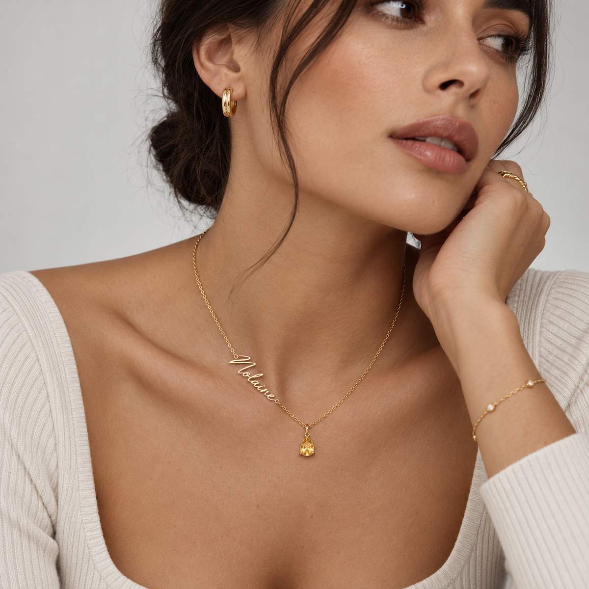 Collier avec prénom et pierre de naissance