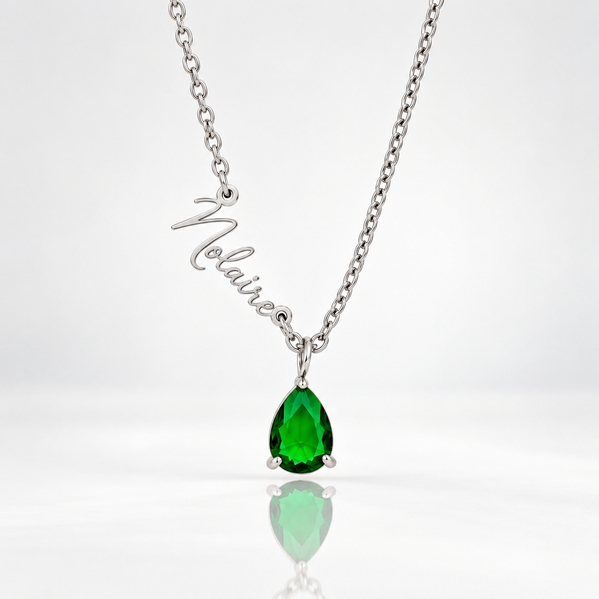 Collier avec prénom et pierre de naissance