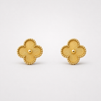 Les boucles d'oreilles trèfle
