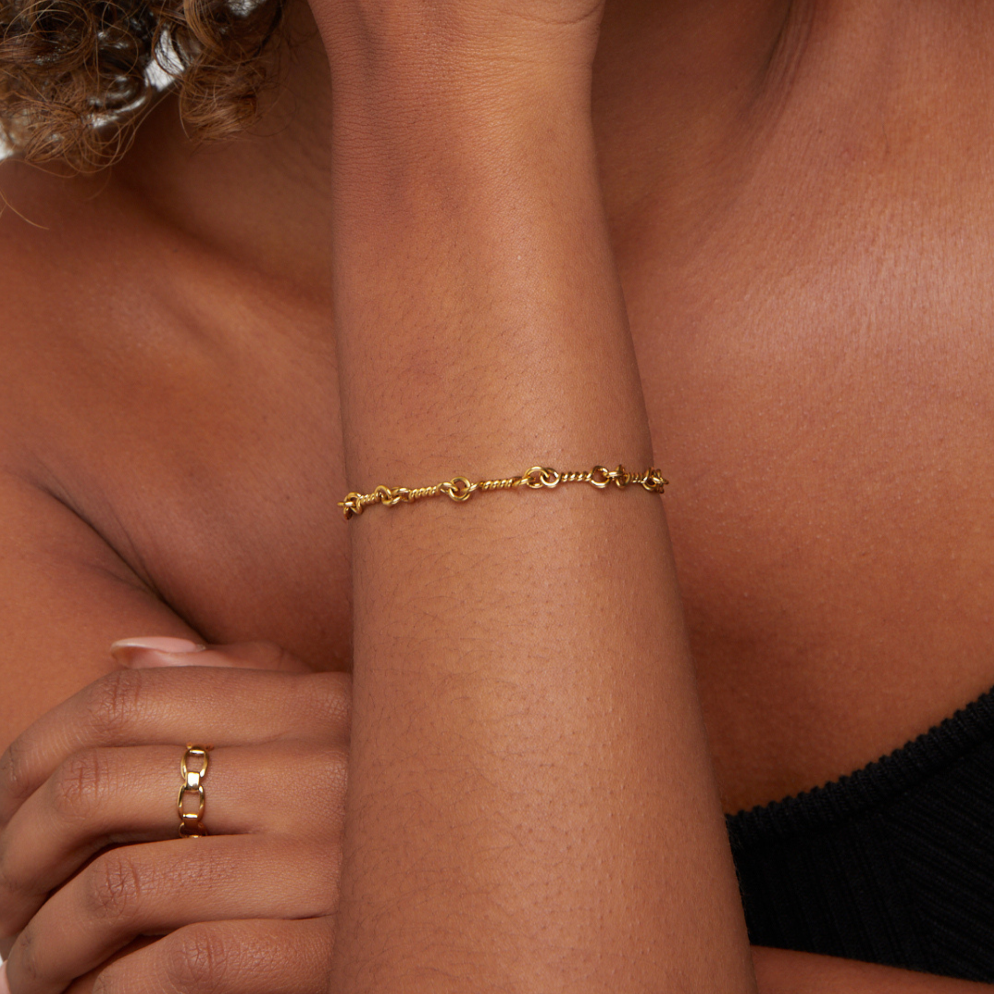 Elody Gold Knot Chain Bracelet