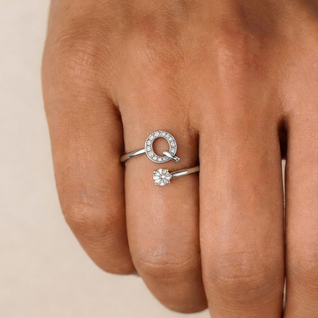 Bague initiale scintillante