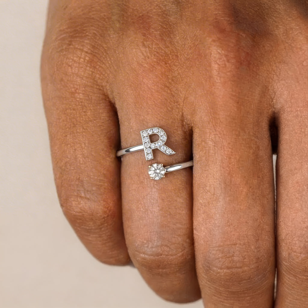 Bague initiale scintillante