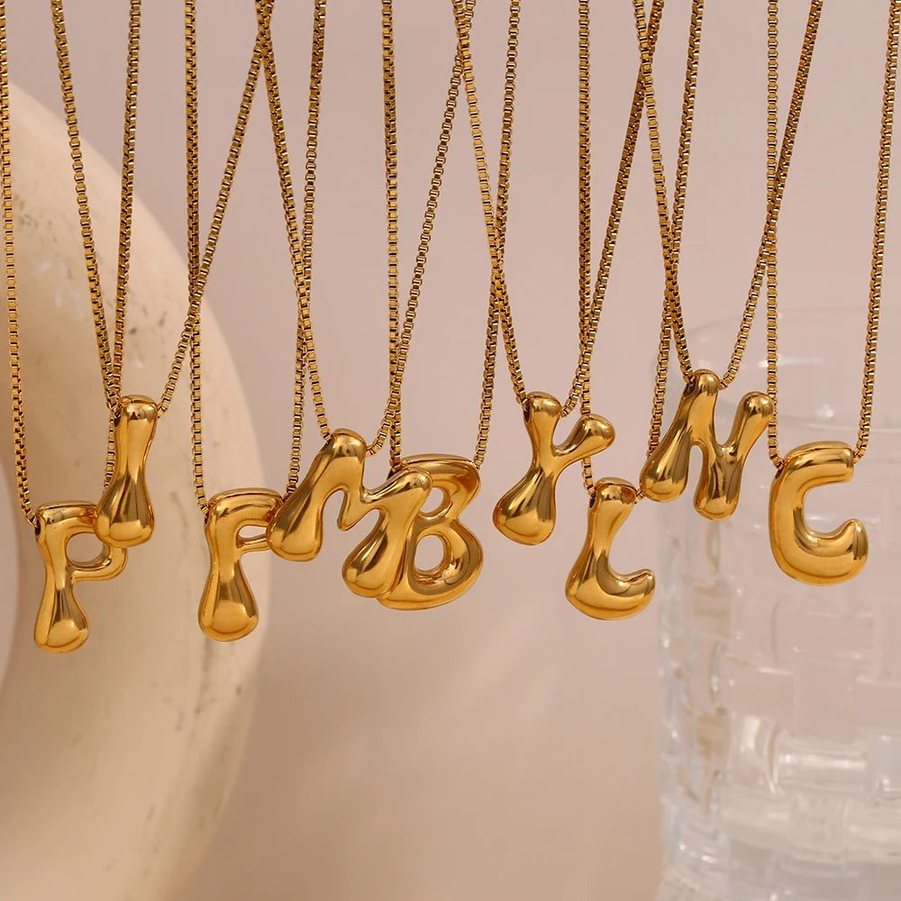 Initiale Necklace