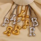 Initiale Necklace