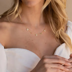 Collier délicat personnalisé avec initiale et pierre de naissance