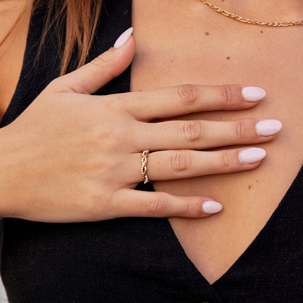 Eveline Twist Pearl Ring