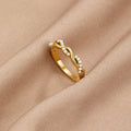 Eveline Twist Pearl Ring