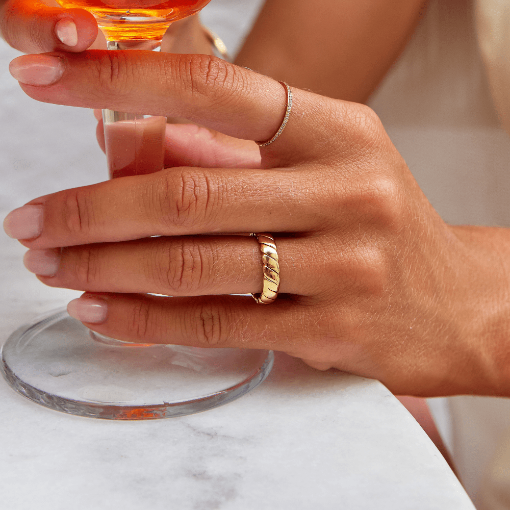 Amelie Calira Twisted Infinity Ring