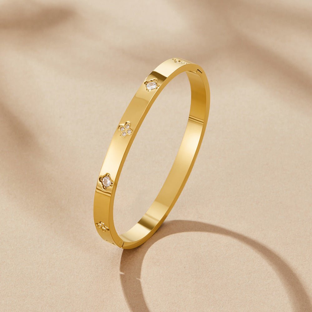 The Gold Clover Bangle