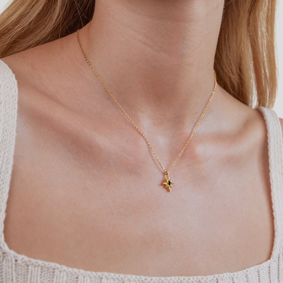 La Estrelle Emerald Necklace