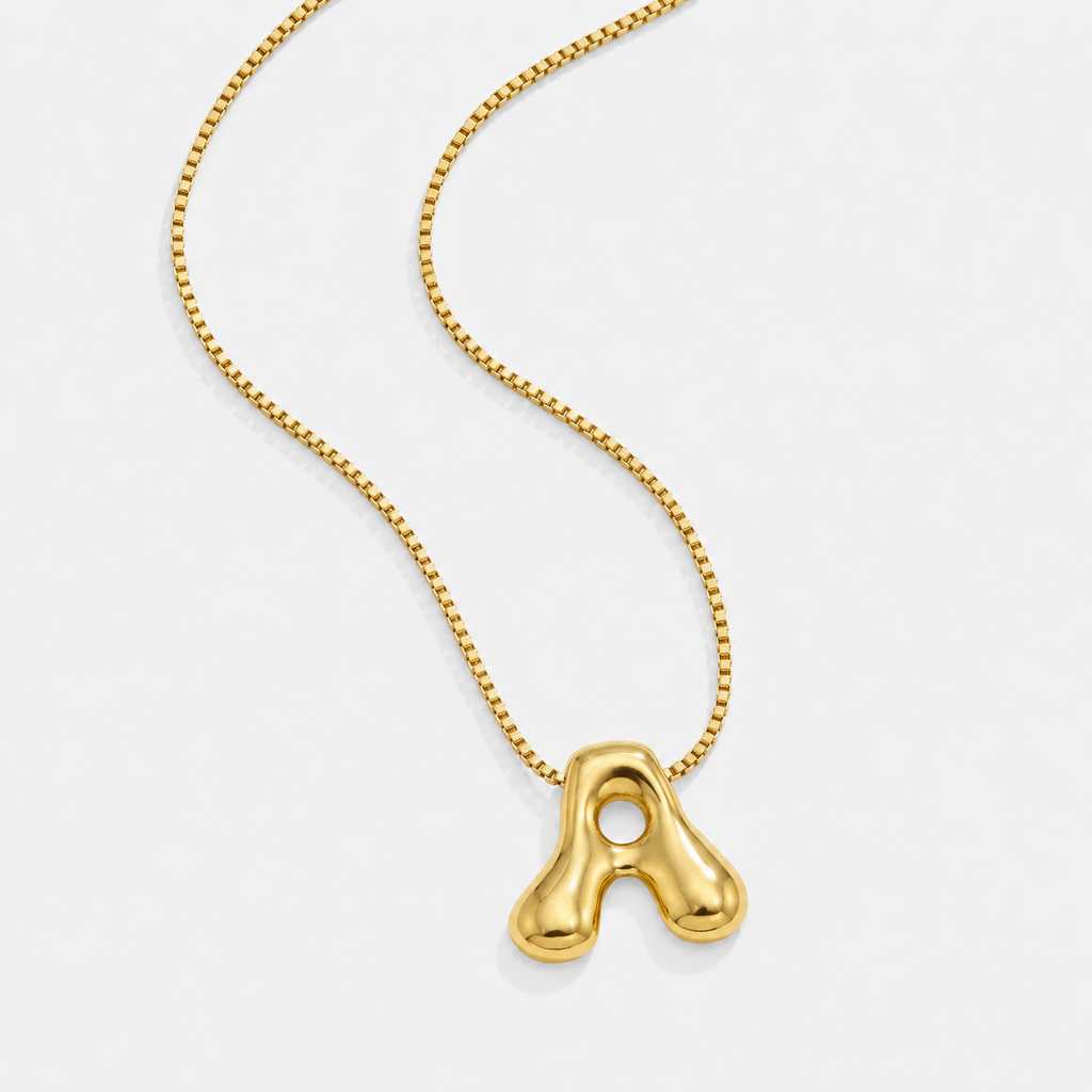 Initiale Necklace