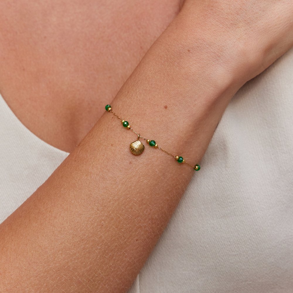 Gold Shell & Green Bead Bracelet