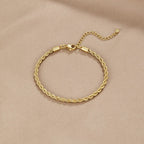 Twisting 18K Gold Bracelet
