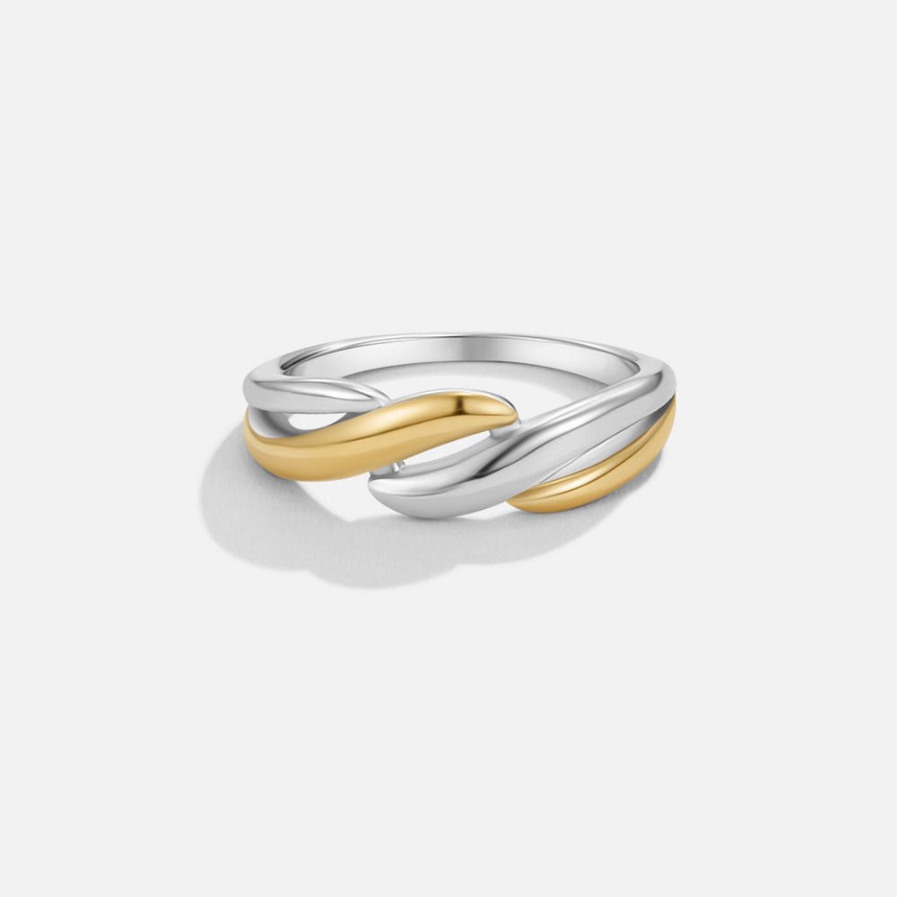 Twisting Two-Toned Ring