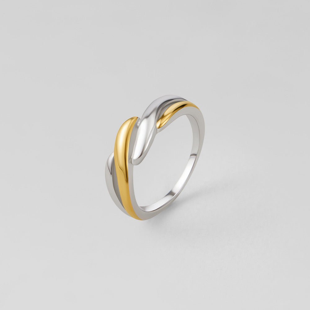 Twisting Two-Toned Ring