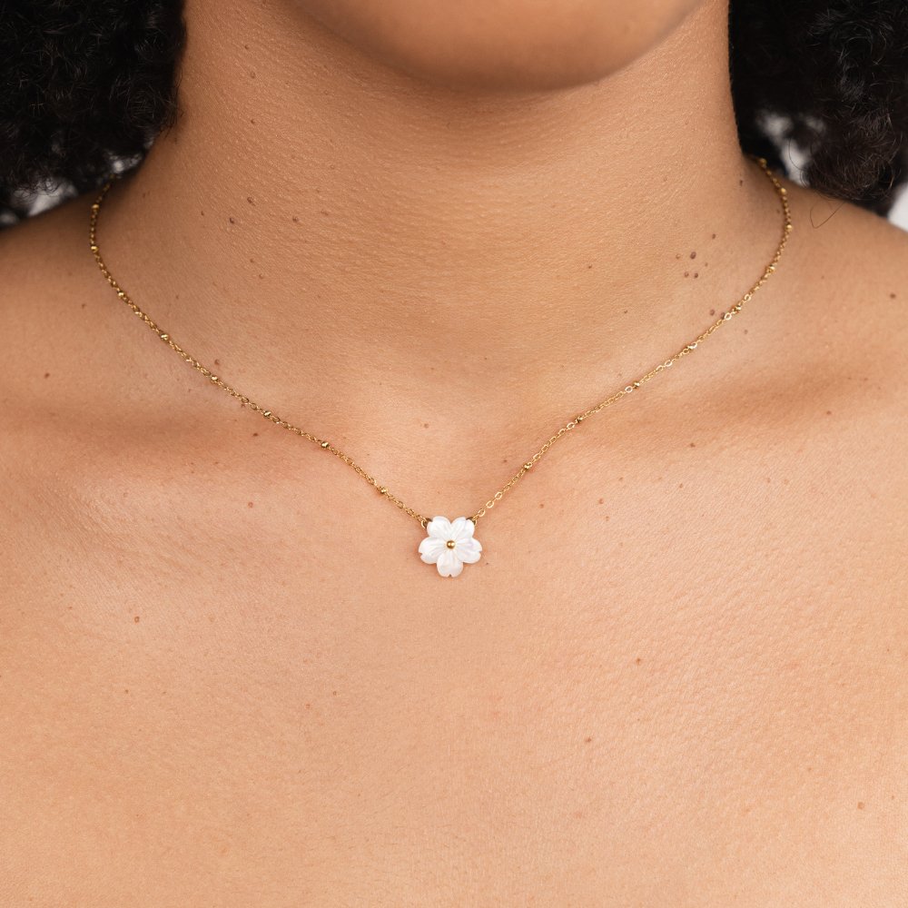 Claudine Flower Necklace