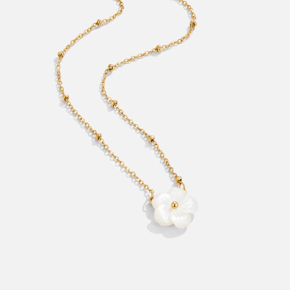 Claudine Flower Necklace