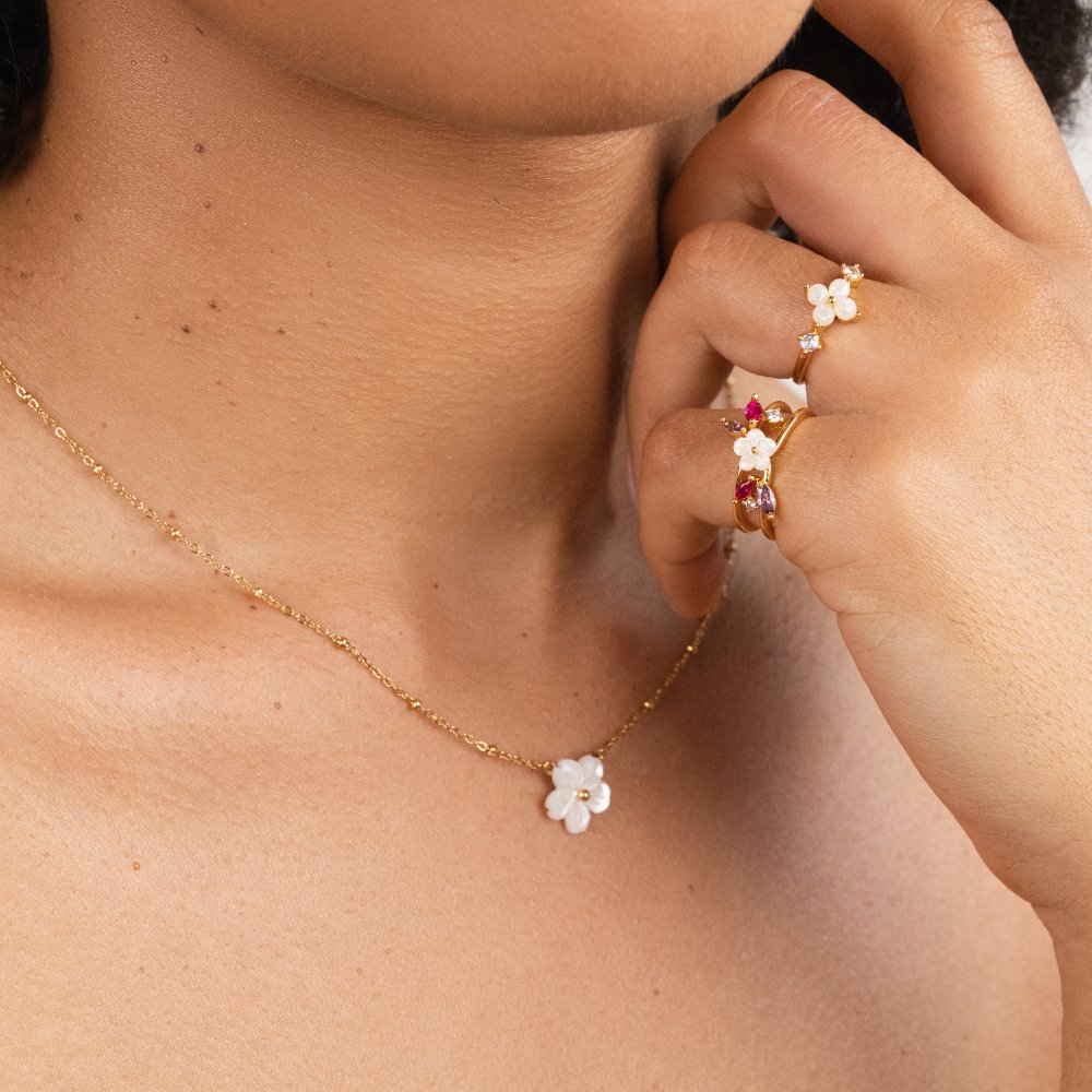 Claudine Flower Necklace